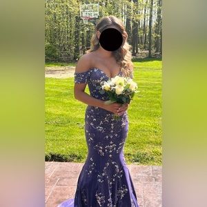 Johnathan Kayne size 4